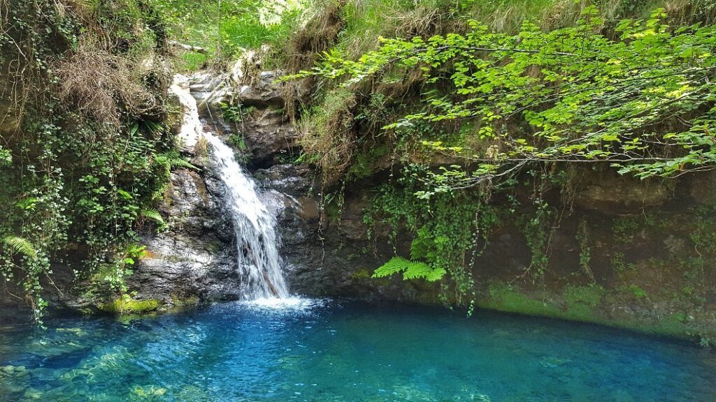 cascada lamiña en Cantabria