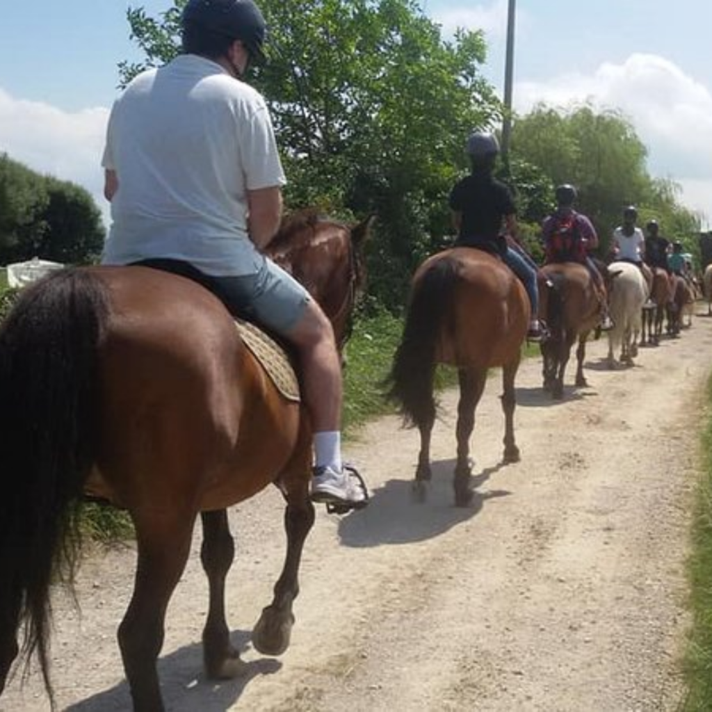 montar a caballo en Santillana del Mar